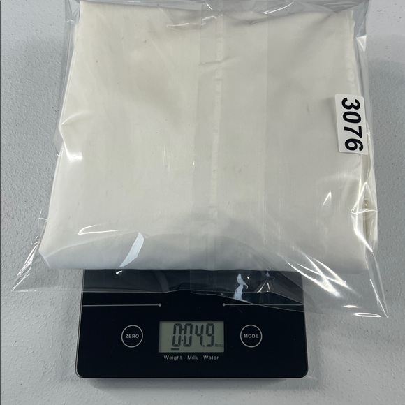 Christy Lynn‎ White Cotton Eyelet Puff Sleeve Top Feminine Romantic - Picture 11 of 13